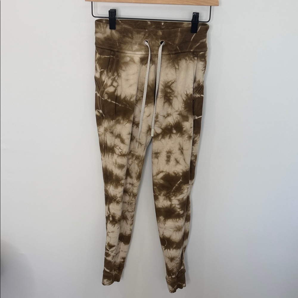 Lululemon Athletica Women’s Tie-Dye Joggers – Tan/Brown – Size 2